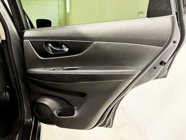 2018 Nissan Rogue AWD S - 22932368 - 32