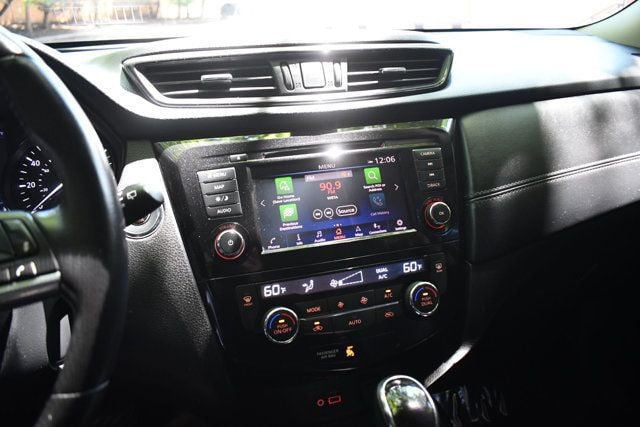2018 Nissan Rogue AWD SL - 23036207 - 17