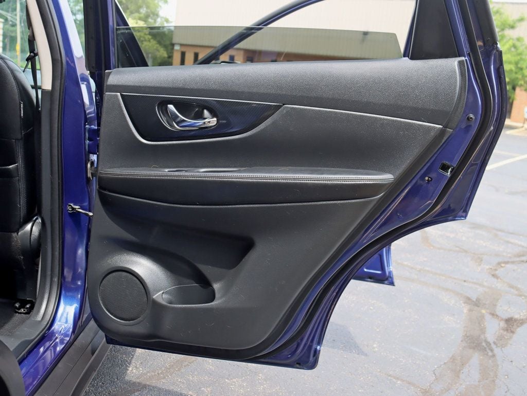 2018 Nissan Rogue AWD SL - 22867033 - 29