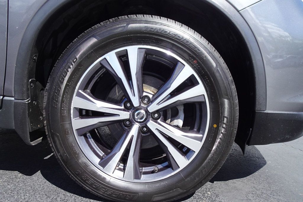 2018 Nissan Rogue SL photo 10
