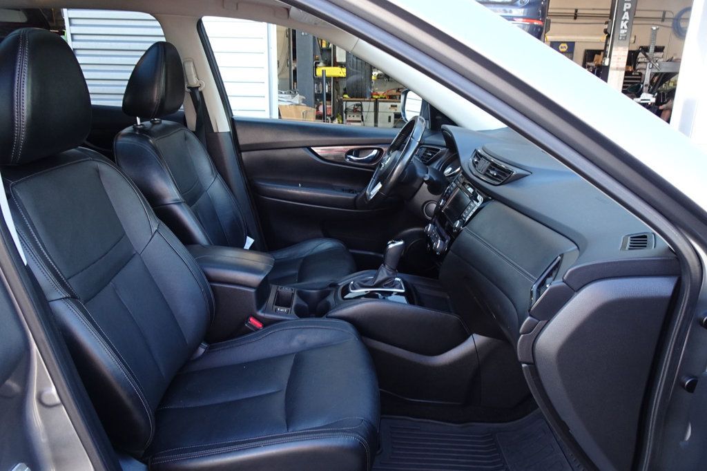 2018 Nissan Rogue SL photo 11