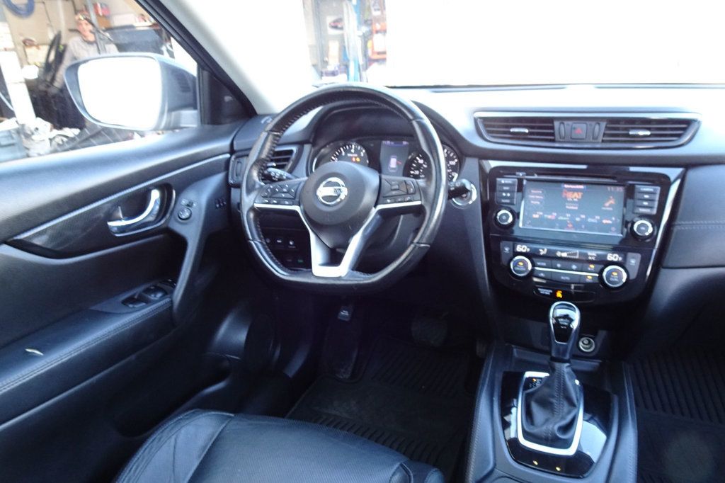 2018 Nissan Rogue SL photo 13