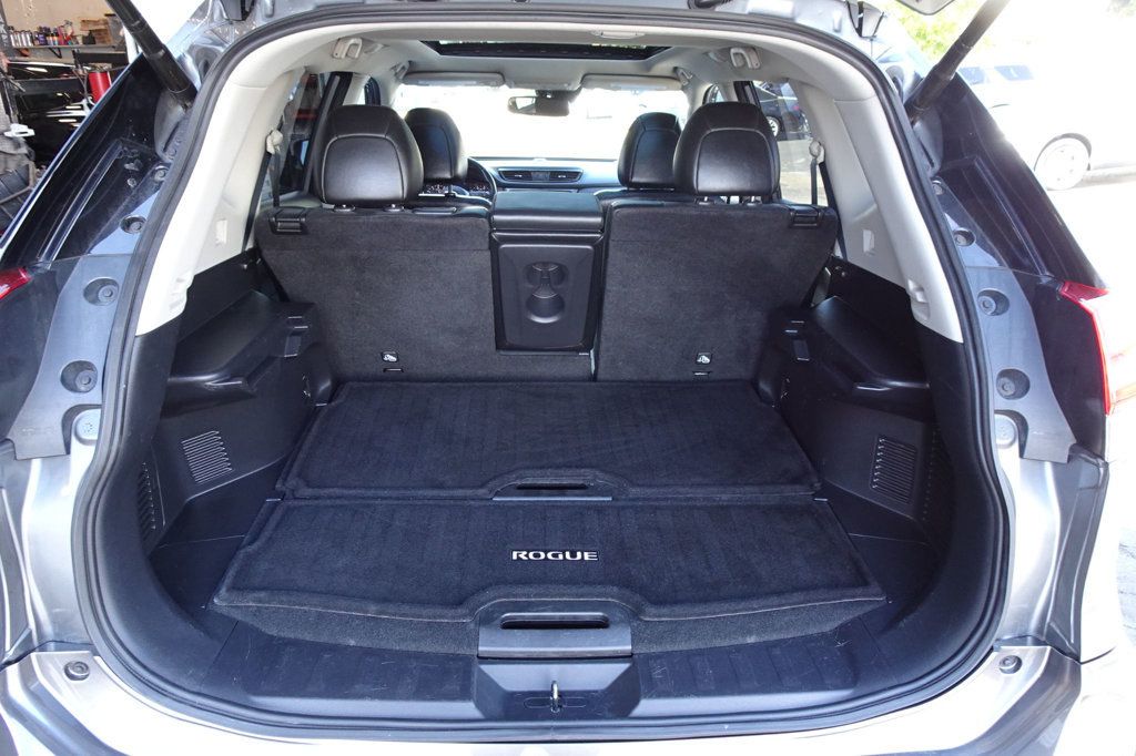 2018 Nissan Rogue SL photo 15