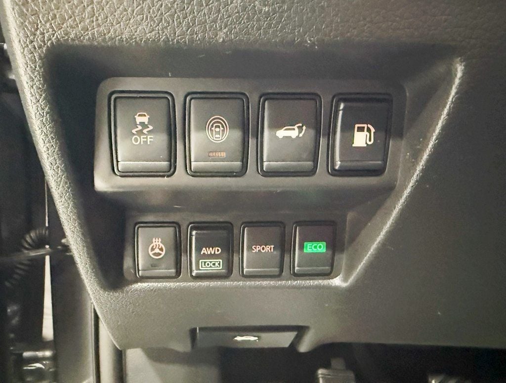 2018 Nissan Rogue SL Hybrid photo 11