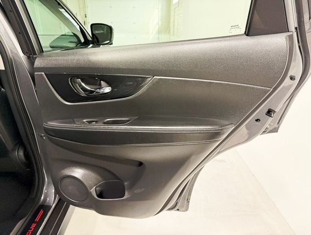 2018 Nissan Rogue AWD SL Hybrid - 22902868 - 38