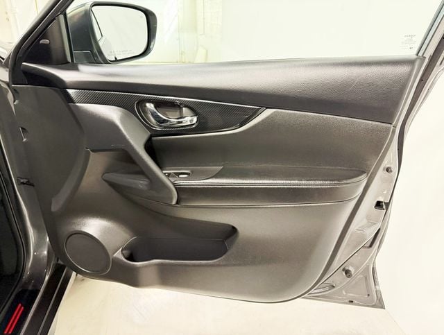 2018 Nissan Rogue AWD SL Hybrid - 22902868 - 40