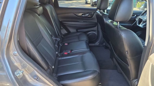 2018 Nissan Rogue AWD SL - Locally Owned, Well Cared For - 23095084 - 36
