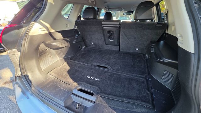 2018 Nissan Rogue AWD SL - Locally Owned, Well Cared For - 23095084 - 43
