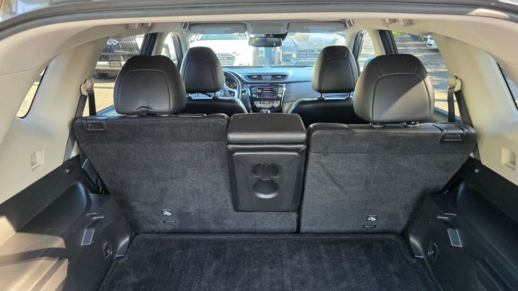 2018 Nissan Rogue AWD SL - Locally Owned, Well Cared For - 23095084 - 44