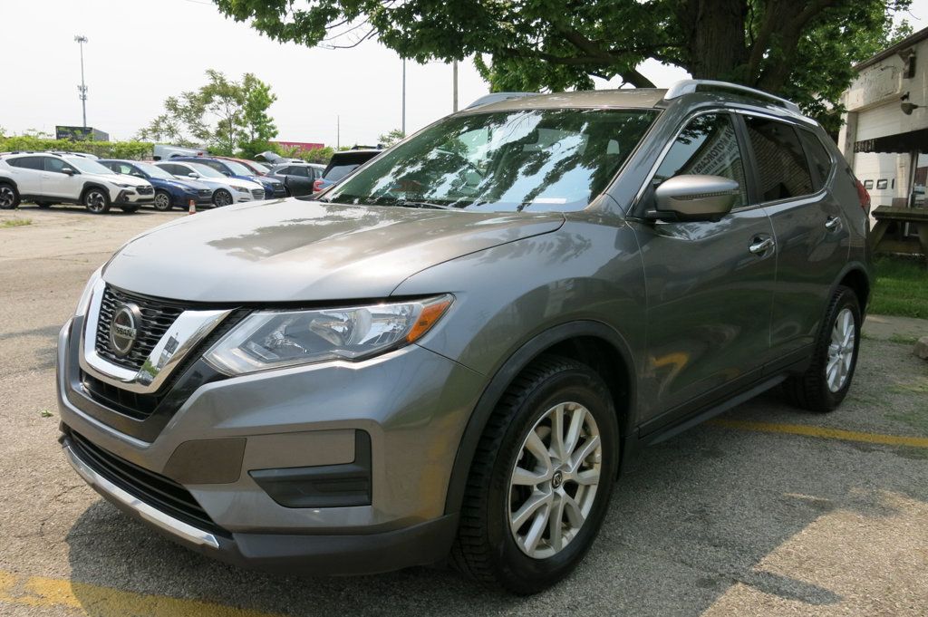 2018 Nissan Rogue SV photo 2