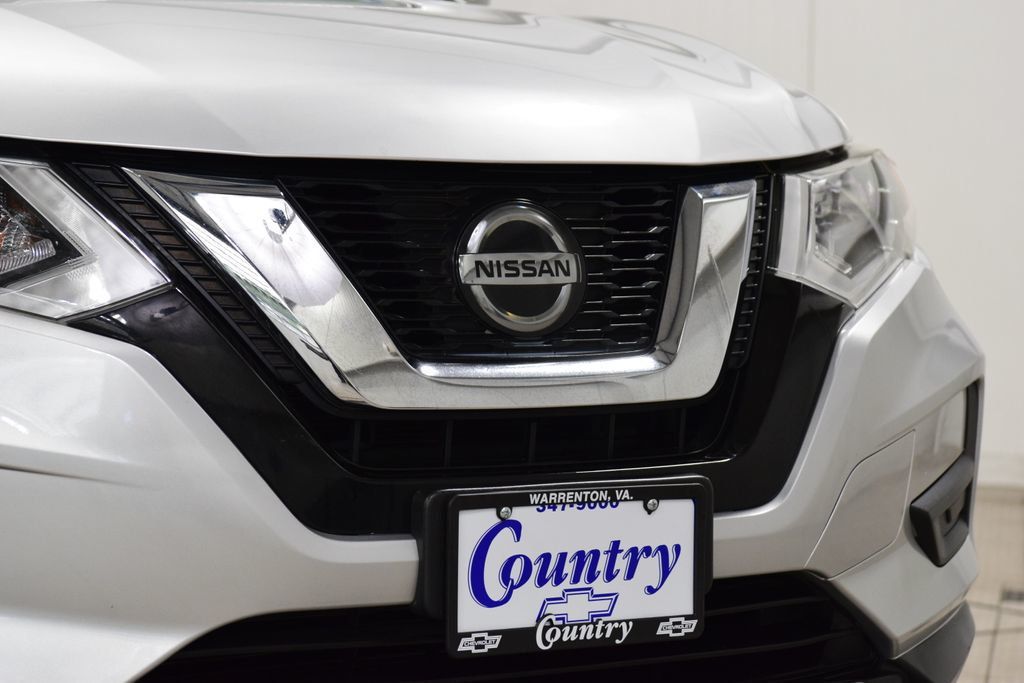 2018 Nissan Rogue AWD SV - 23025619 - 10