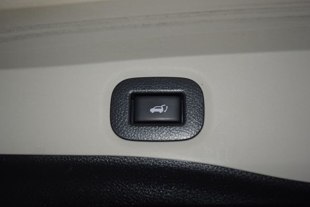 2018 Nissan Rogue AWD SV - 23025619 - 22