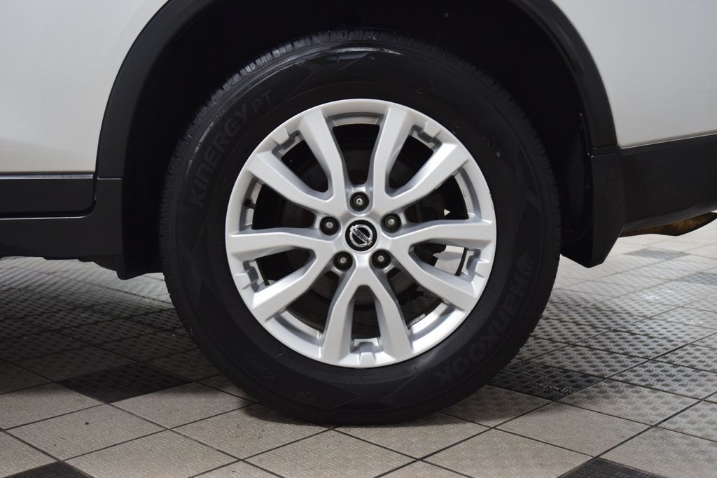 2018 Nissan Rogue AWD SV - 23025619 - 23