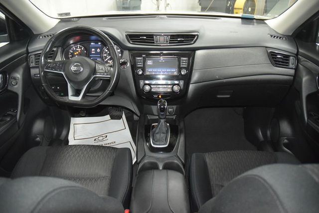2018 Nissan Rogue AWD SV - 23025619 - 27