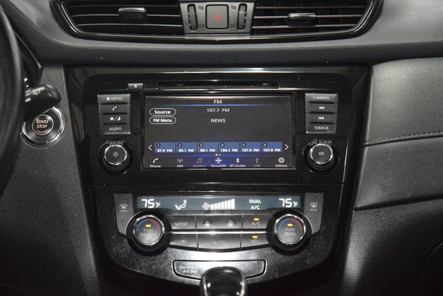 2018 Nissan Rogue AWD SV - 23025619 - 28