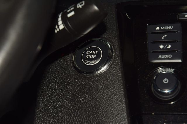 2018 Nissan Rogue AWD SV - 23025619 - 32