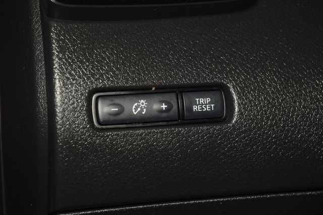 2018 Nissan Rogue AWD SV - 23025619 - 33