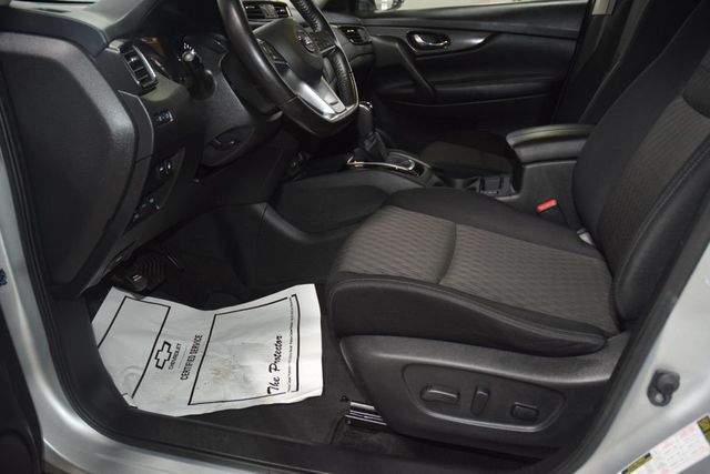 2018 Nissan Rogue AWD SV - 23025619 - 38