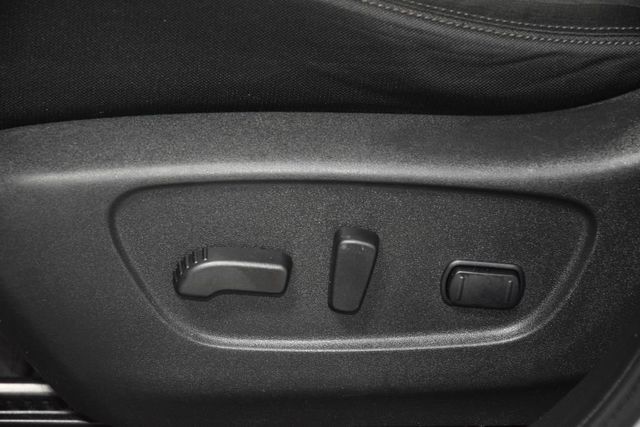 2018 Nissan Rogue AWD SV - 23025619 - 39