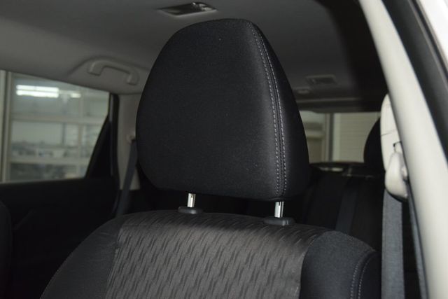 2018 Nissan Rogue AWD SV - 23025619 - 40