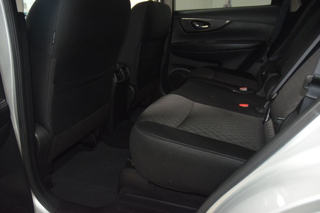 2018 Nissan Rogue AWD SV - 23025619 - 41