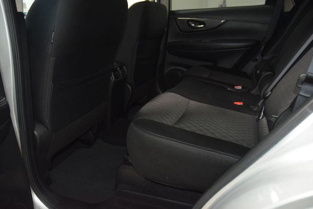 2018 Nissan Rogue AWD SV - 23025619 - 41
