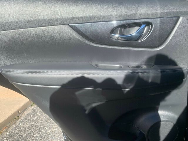 2018 Nissan Rogue AWD SV - 22961361 - 11