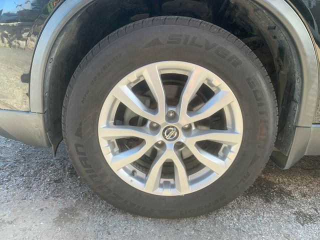 2018 Nissan Rogue AWD SV - 22961361 - 13