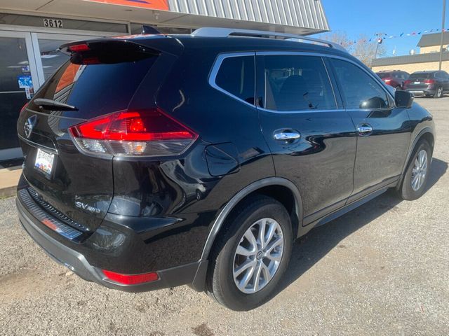 2018 Nissan Rogue AWD SV - 22961361 - 19