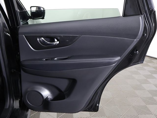 2018 Nissan Rogue AWD SV - 22993858 - 26