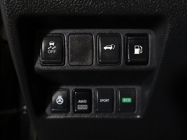 2018 Nissan Rogue AWD SV - 22993858 - 39