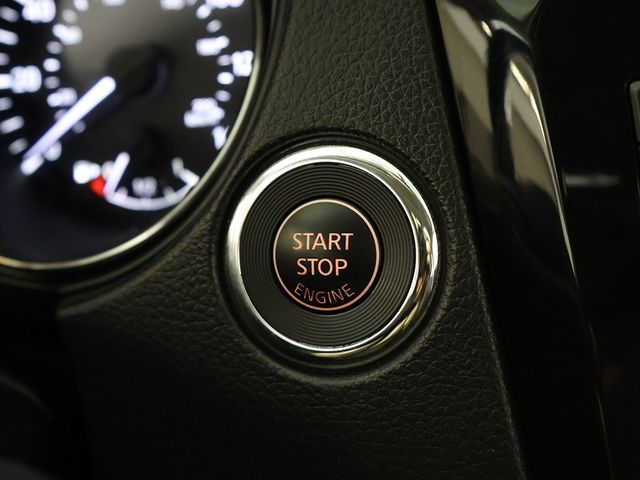 2018 Nissan Rogue AWD SV - 22993858 - 42