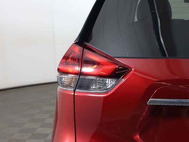 2018 Nissan Rogue AWD SV - 22967543 - 16