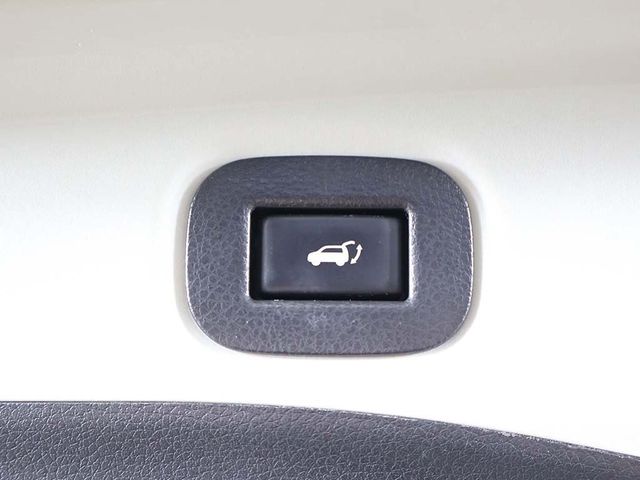 2018 Nissan Rogue AWD SV - 22967543 - 21