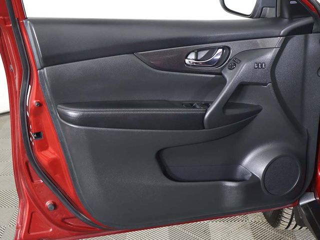 2018 Nissan Rogue AWD SV - 22967543 - 25