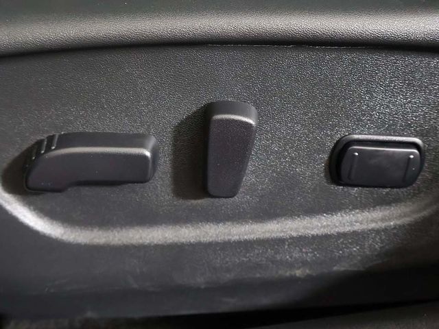 2018 Nissan Rogue AWD SV - 22967543 - 34