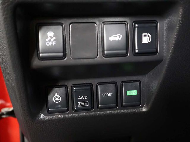 2018 Nissan Rogue AWD SV - 22967543 - 39