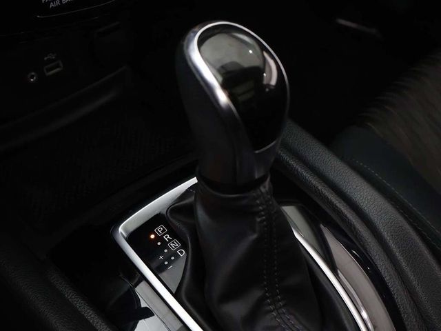 2018 Nissan Rogue AWD SV - 22967543 - 52