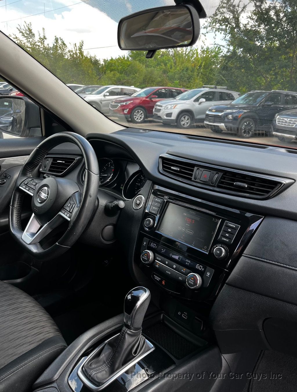 2018 Nissan Rogue AWD SV - 23088115 - 17