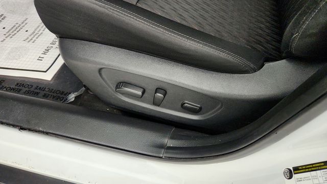 2018 Nissan Rogue AWD SV - 22950785 - 10