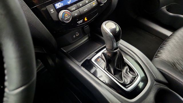 2018 Nissan Rogue AWD SV - 22971763 - 15