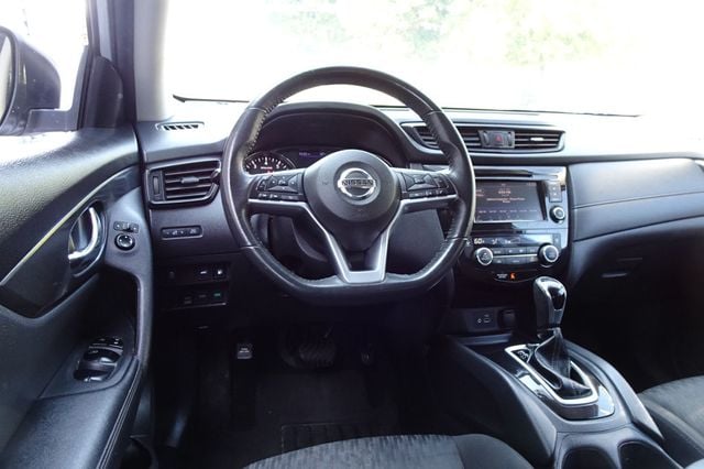 2018 Nissan Rogue AWD SV - 22570372 - 14