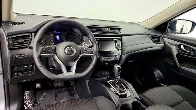 2018 Nissan Rogue AWD SV w/ Premium Package & Navigation - 23041098 - 10