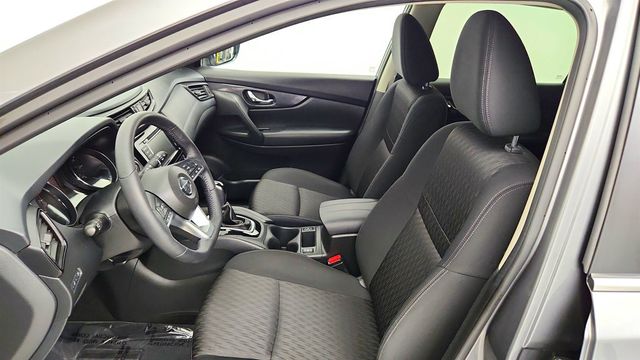 2018 Nissan Rogue AWD SV w/ Premium Package & Navigation - 23041098 - 18