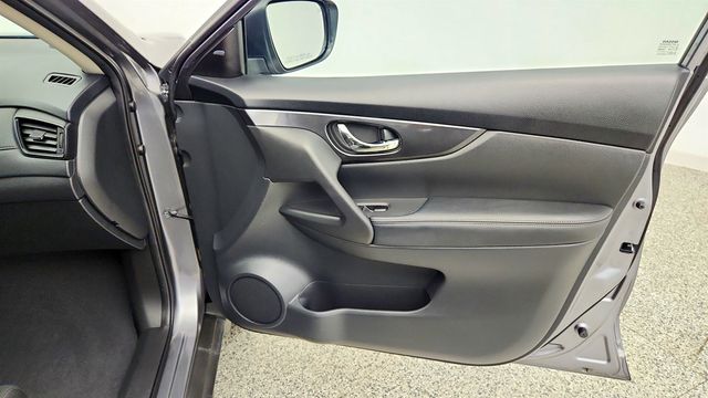 2018 Nissan Rogue AWD SV w/ Premium Package & Navigation - 23041098 - 24