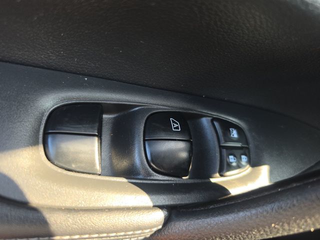 2018 Nissan Rogue FWD S - 23065475 - 17