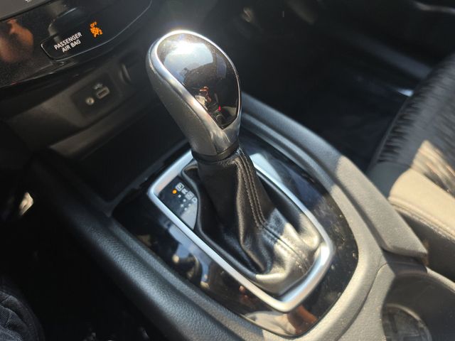 2018 Nissan Rogue FWD S - 23065475 - 31
