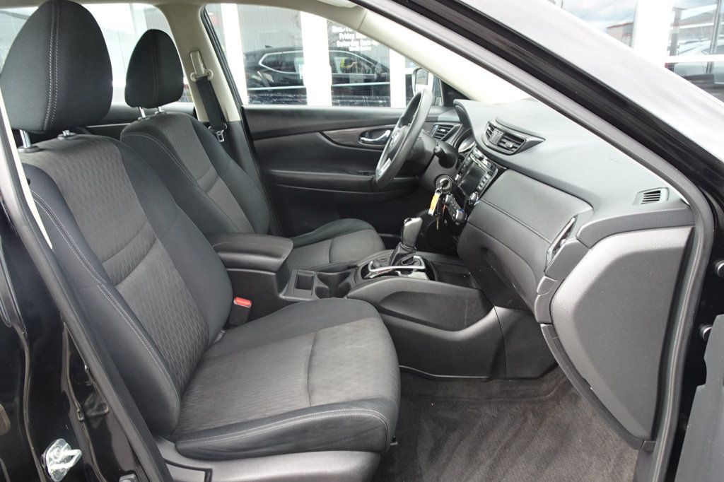 2018 Nissan Rogue S photo 10