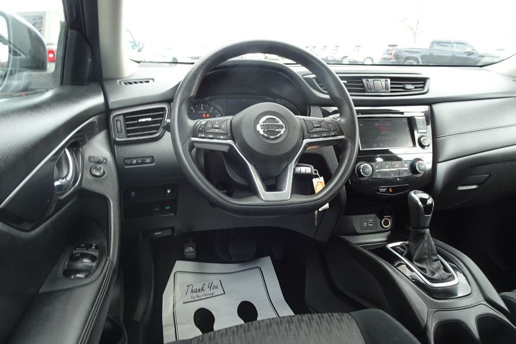 2018 Nissan Rogue S photo 14
