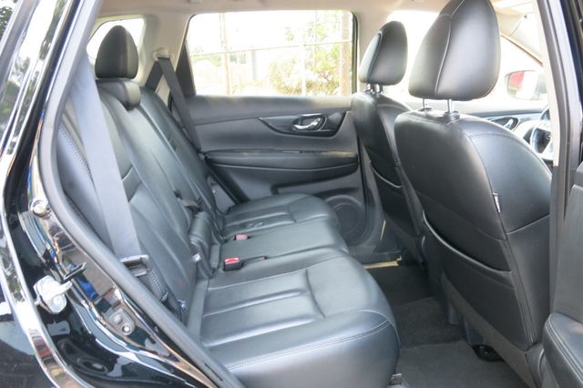 2018 Nissan Rogue FWD SL - 23055929 - 16